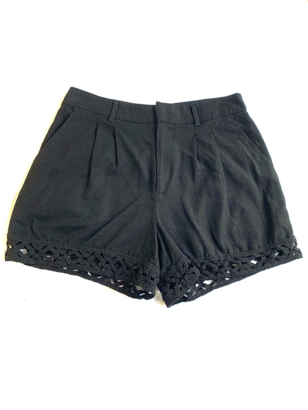 INC International Concepts Black Crochet Lace Trim Pleated Shorts‎ Size 8